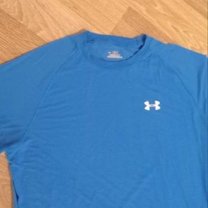 Under Armour Men's Large T Shirt